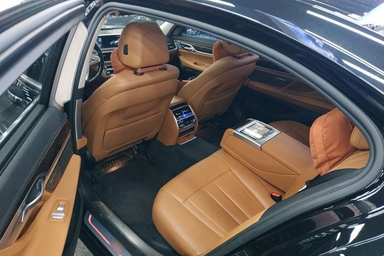 Used BMW 7 Series 2016 730Li Leading Model
