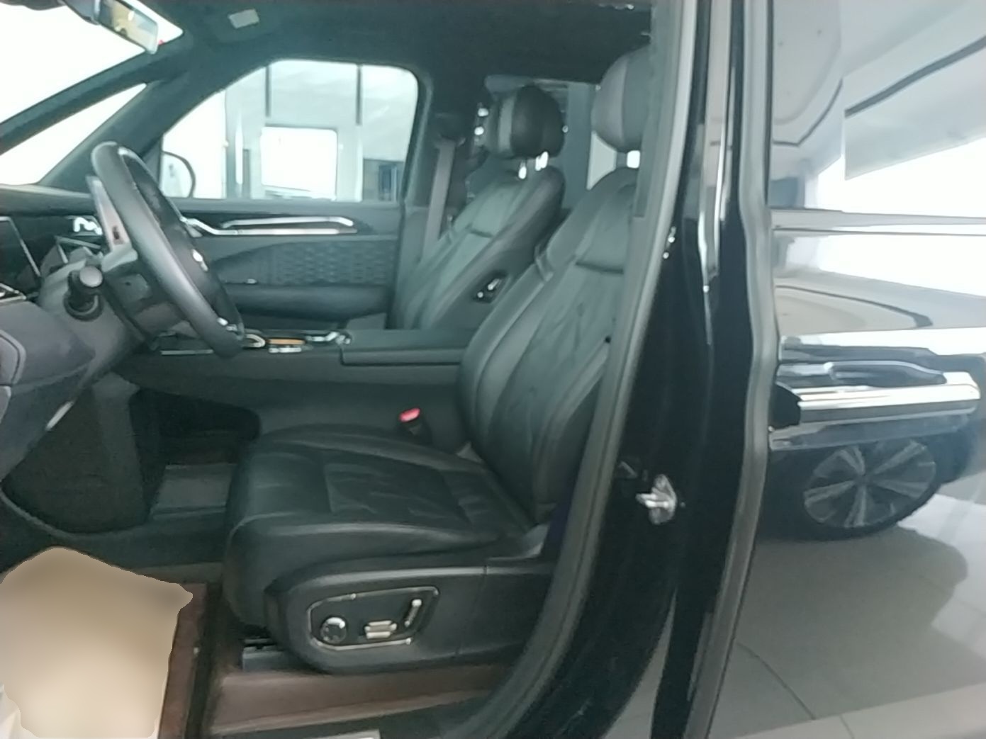 Zeekr 009 2024 Six-Seat Executive Version 4WD 108 kWh — снимка 17