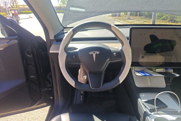 Used Tesla Model Y 2022 Rear-Wheel-Drive Version Steering Wheel