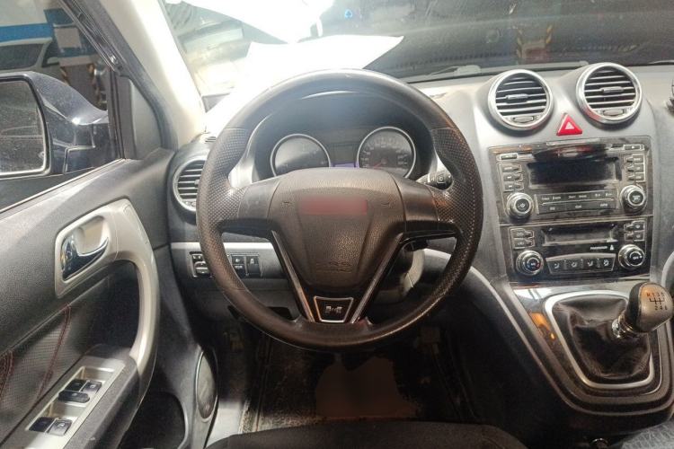 Used Haval H6 2014 Upgraded Model 2.0T Diesel Manual Two-Wheel Drive Urban Version
