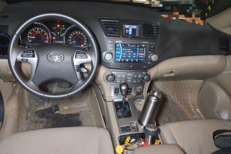 Used Toyota Highlander 2012 2.7L Two-Wheel Drive 7-Seater Luxury Edition