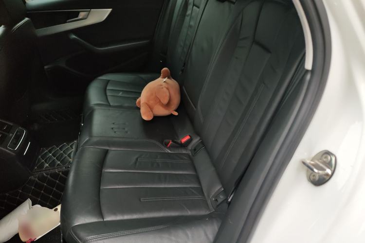 Used Audi A4L 2019 40 TFSI Fashion Edition China VI Emission Standard
