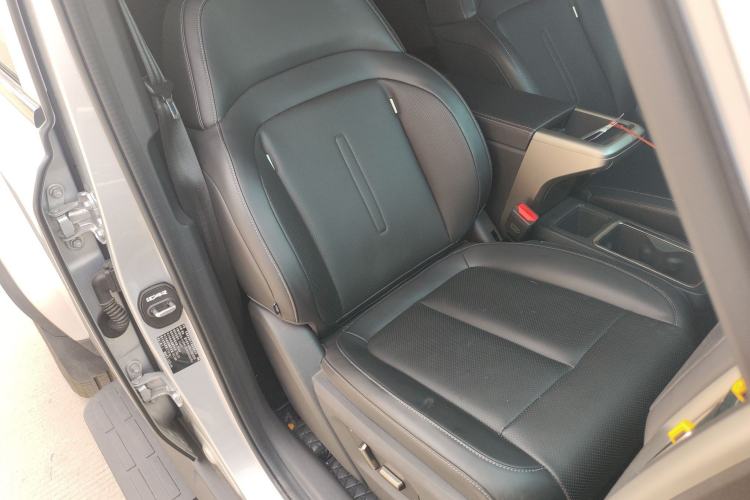 Used iCAR V23 2026 Model 401 Two-Wheel Drive Super Sports Edition Right Front Seat