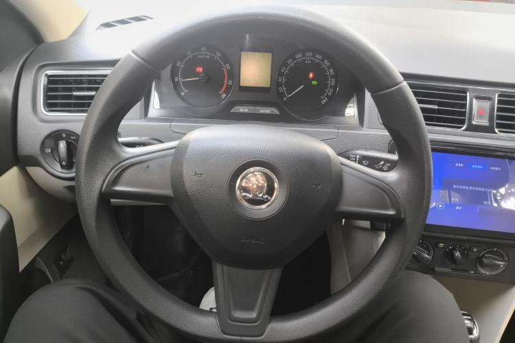 Used Skoda Rapid 2013 1.6L Automatic Smart Selection Model