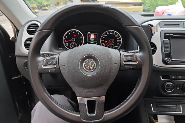 Used Volkswagen Tiguan 2016 300TSI Automatic Two-Wheel Drive Luxury Edition Steering Wheel