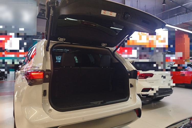 Used Toyota Highlander 2023 2.5L Smart Electric Hybrid Dual-Motor All-Wheel-Drive Supreme Edition – 7 Seats Trunk