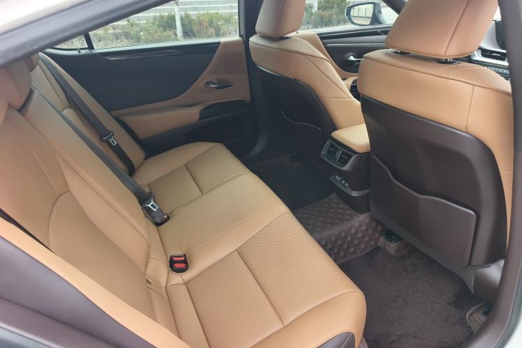 Used Lexus ES 2020 200 Excellence Edition
