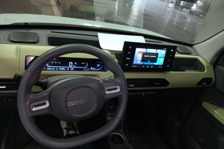 Used Geely Auto Panda 2023 Panda Mini 200km Endurance Bear Interior 2