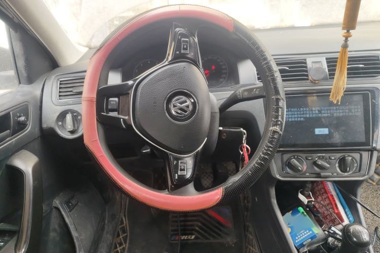 Used Volkswagen Santana 2016 1.6L Manual Fashion Edition
