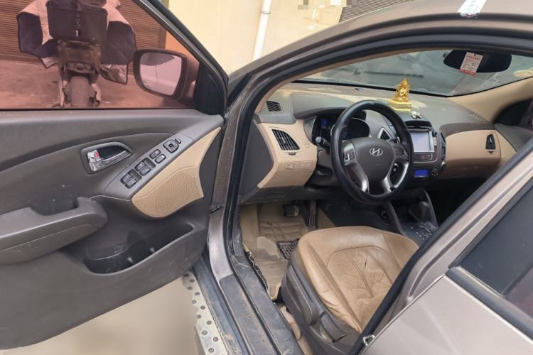 Used Hyundai ix35 2013 2.0L Automatic Two-Wheel Drive Smart GLS China IV Standard