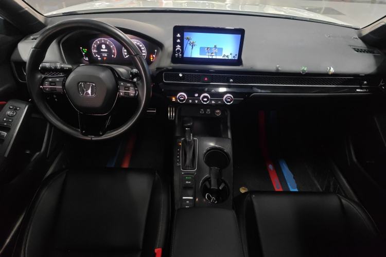 Used Honda Civic 2022 240TURBO CVT Dynamic Edition Center Console