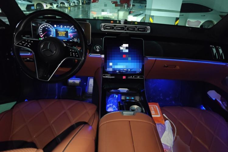 Used Mercedes-Benz Maybach S-Class 2023 S 480 4MATIC Center Console