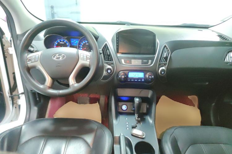 Used Hyundai ix35 2015 2.0L Automatic 4x4 Smart Version China IV Standard