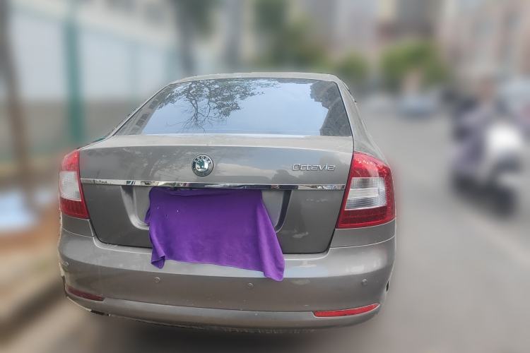 Used Skoda Octavia 2013 1.6L Manual Eado Edition
