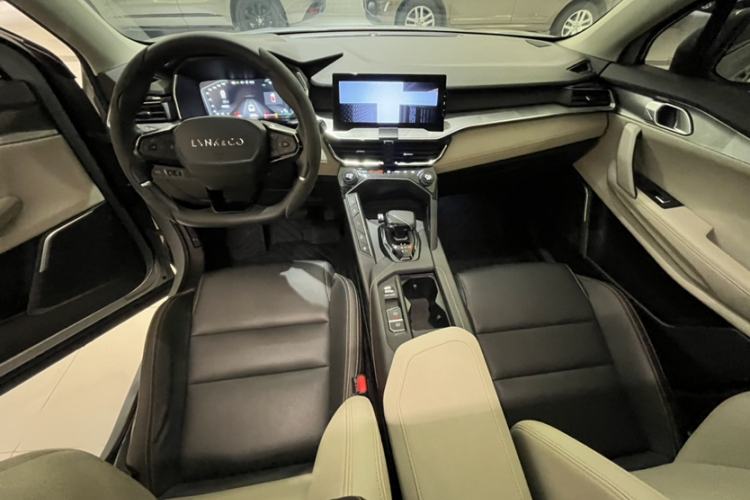 Used Lynk & Co 06 EM-P 2022 PHEV 84 km Range Pro Version Interior 2