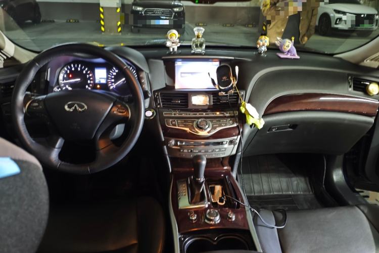 Used Infiniti Q70 2019 Q70L 2.0T Elite Plus Version Center Console