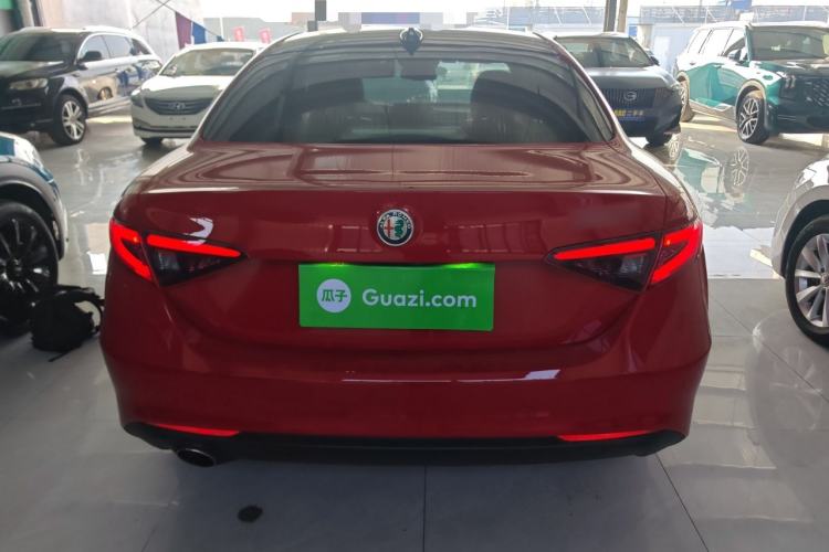 Used Alfa Romeo Giulia 2017 2.0T 200HP Luxury Edition
