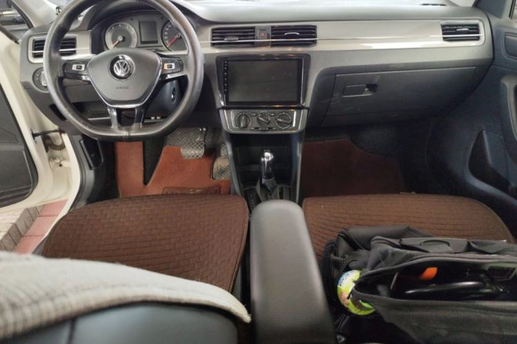 Used Volkswagen Santana 2019 1.5L Automatic Comfort Edition China VI Standard Center Console