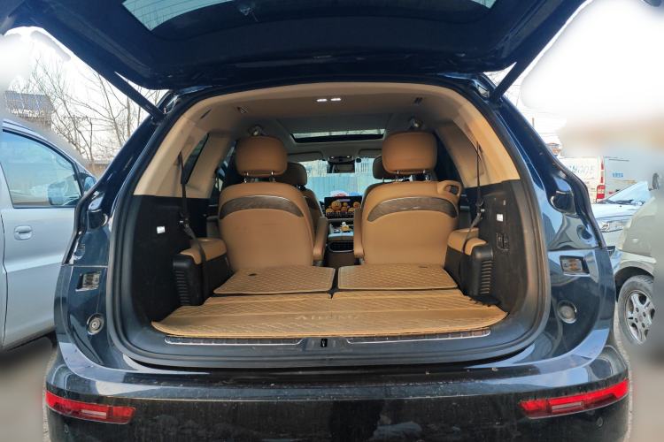 Used Hima AITO M7 2022 1.5T Four-Wheel Drive Luxury Edition Trunk