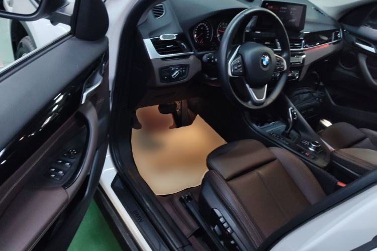 Used BMW X1 2020 sDrive25Li Leading Model
