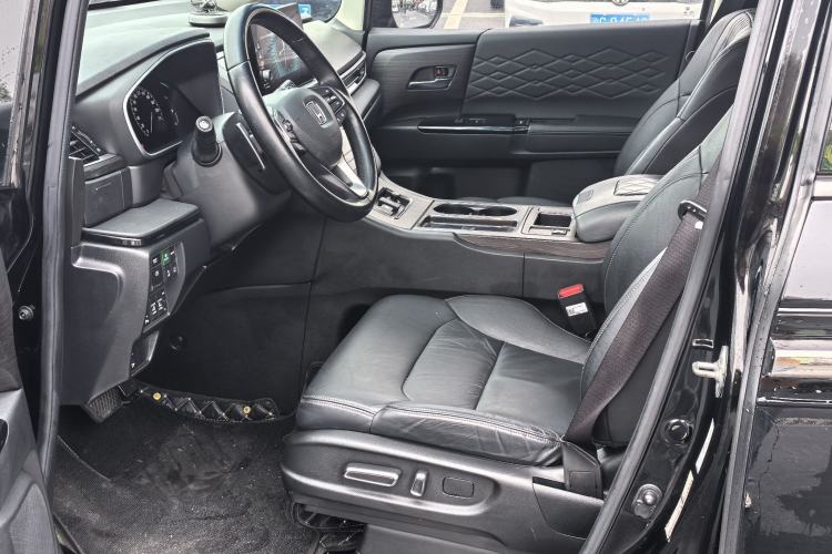 Used Honda Elysion 2022 2.0L eHEV Luxury Edition Interior 3