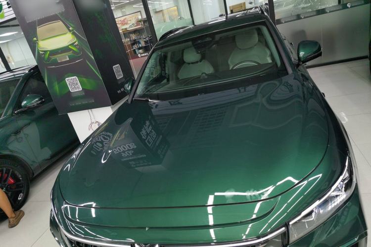 Used VOYAH FREE 2025 318 259 km All-Wheel-Drive Exploration Edition Front