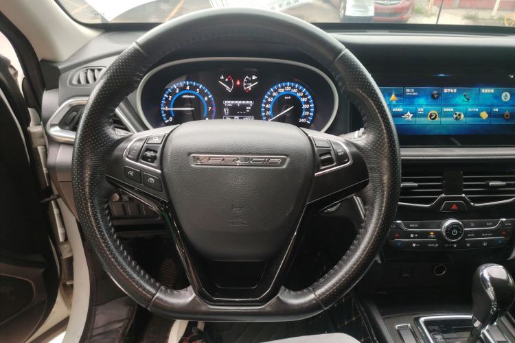 Used Venucia T90 2018 2.0L CVT Smart Connect Luxury Edition China V Standard Steering Wheel