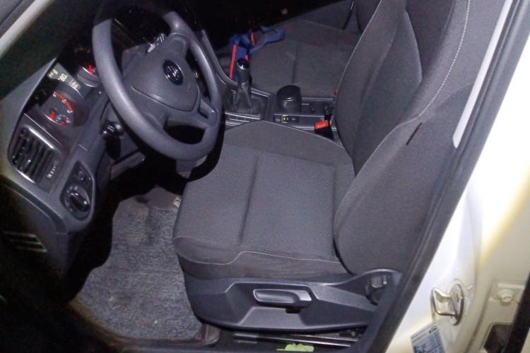 Used Volkswagen Golf 2015 1.6L Manual Fashion Edition
