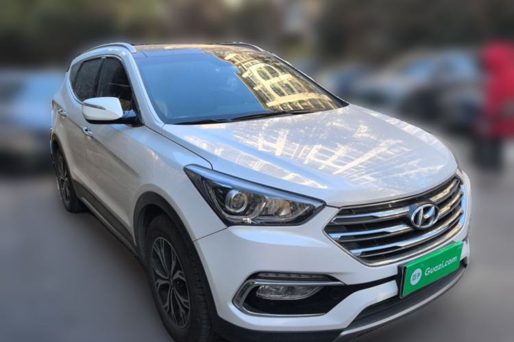Used Hyundai Santa Fe 2017 2.0T Automatic Two-Wheel Drive Smart Version 7 Seats
