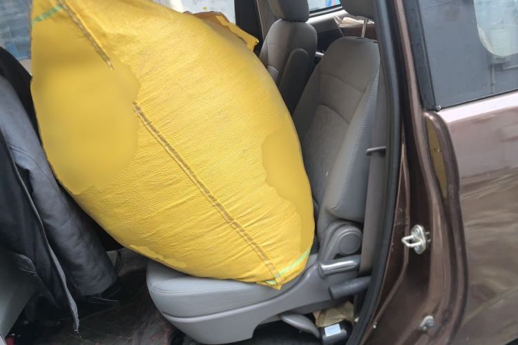 Used BAIC Weiwang M20 2014 1.5L practical type BJ415A Left Rear Seat