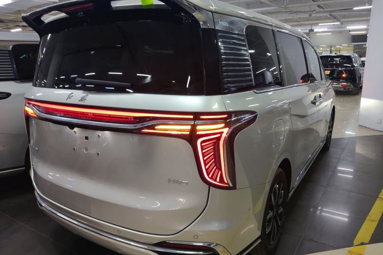 Used Hongqi HQ9 2023 2.0T Smart Connect Flagship Edition
