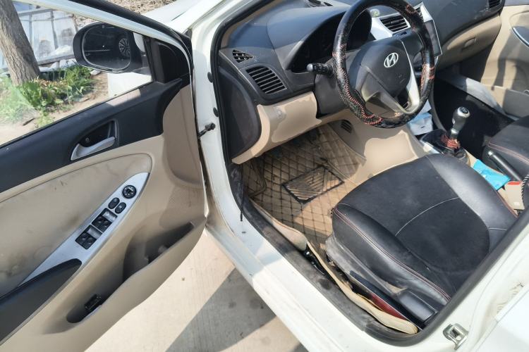 Used Hyundai Verna (older generation) 2014 1.4L Manual Smart GLS Trim