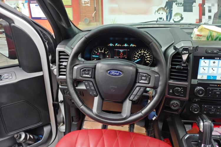 Used Ford F-150 Raptor 
