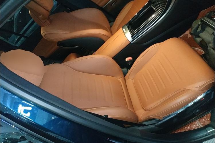 Used Mercedes-Benz GLC 2023 Refreshed GLC 300 L 4MATIC Dynamic Version 7-Seater
