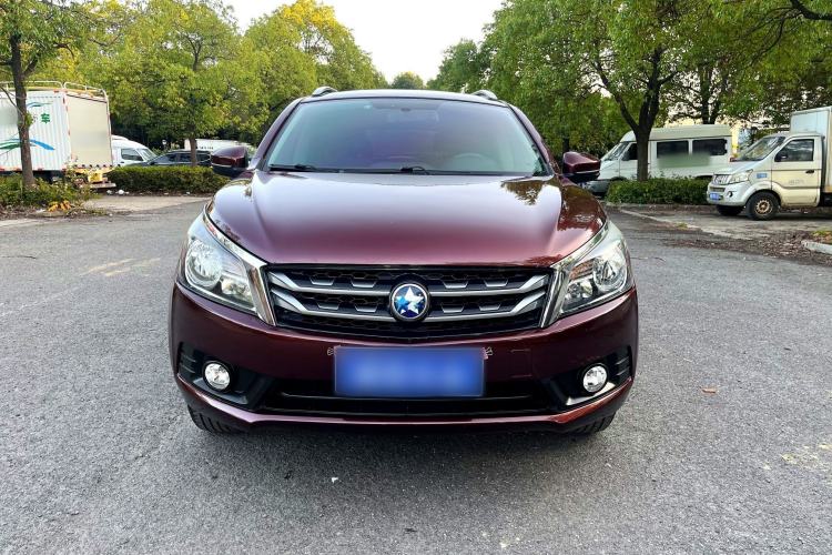 Used Venucia T70 2016 2.0L CVT Smart Choice Edition
