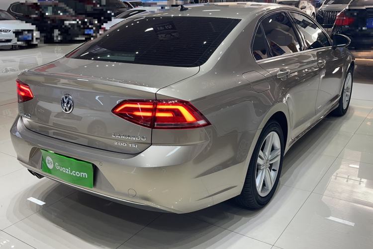 Used Volkswagen Lamando 2015 280TSI DSG Comfort Edition Rear Right 45 Deg