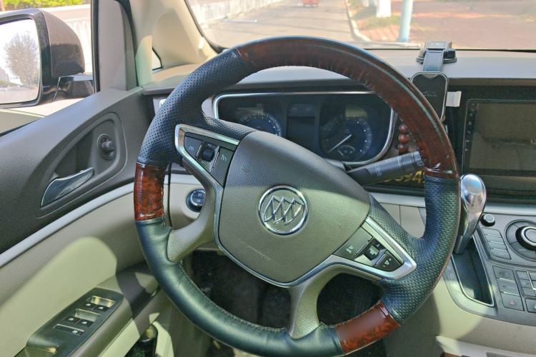 Used Buick GL8 2013 2.4L LT Luxury Business Executive Edition
