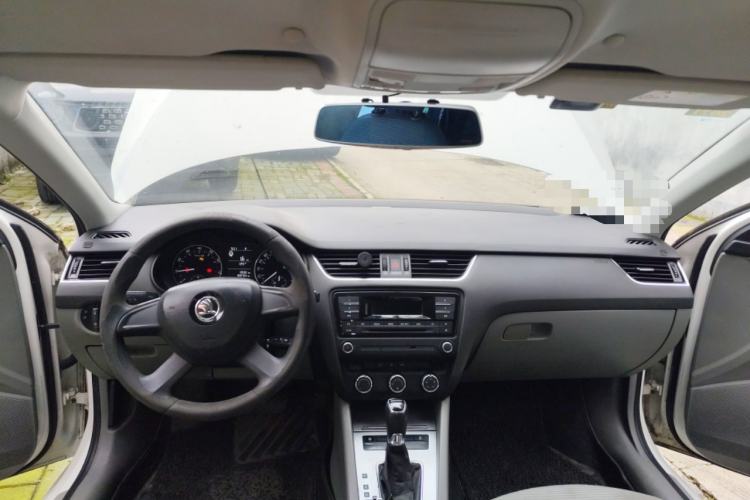 Used Skoda Octavia 2015 1.6L Automatic Yijie Edition
