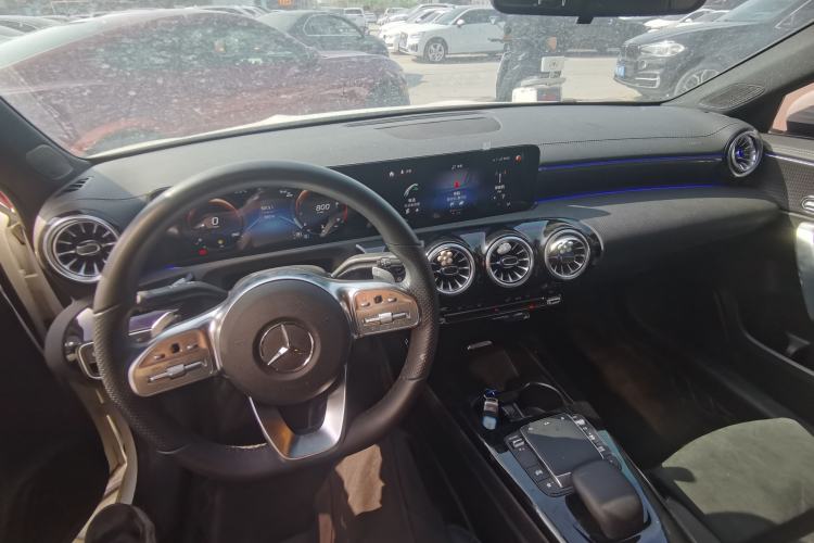 Used Mercedes-Benz A-Class 2022 Revised Version A 200 L Sport Sedan Fashionable Style