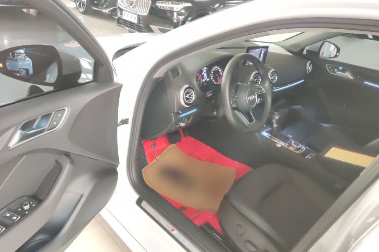 Used Audi A3 2020 Limousine 35 TFSI Fashion Edition China VI Emission Standard Driver Seat