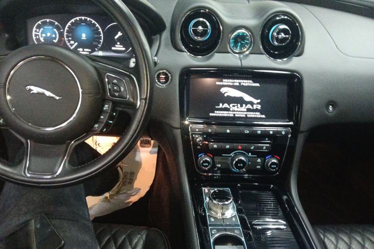 Used Jaguar XJ 2018 XJL 3.0 SC Two-Wheel-Drive Panoramic Business Edition