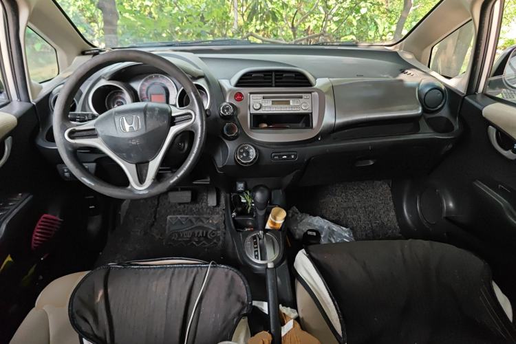 Used Honda Fit 2011 1.3L automatic comfort version
