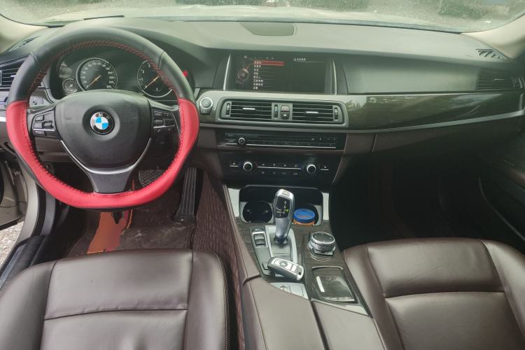 Used BMW 5 Series 2017 525Li Luxury Design Package Center Console
