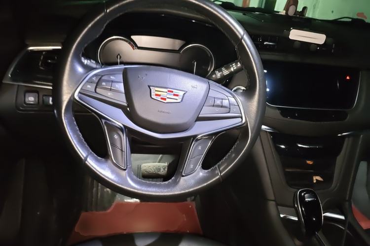 Used Cadillac XT5 2020 28T Luxury Version Steering Wheel