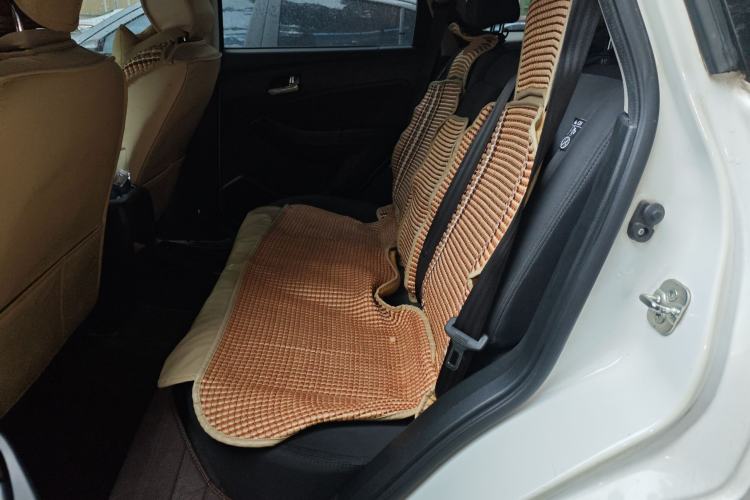 Used Venucia T70 2015 2.0L CVT Smart Choice Edition
