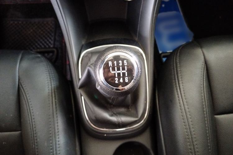 Used Chevrolet Trax 2016 1.4T Manual Two-Wheel Drive Comfort Version with Sunroof