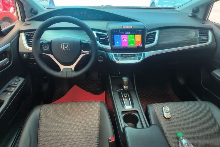 Used Honda Jade 2017 1.8L automatic Comfort version 5 seats Center Console