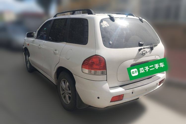 Used Huatai Santa Fe Classic 2012 2.0L Gasoline Manual Two-Wheel Drive with Sunroof
