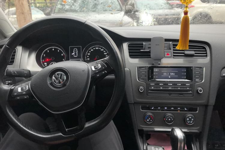 Used Volkswagen Golf 2014 1.4TSI Automatic Luxury Model Center Console