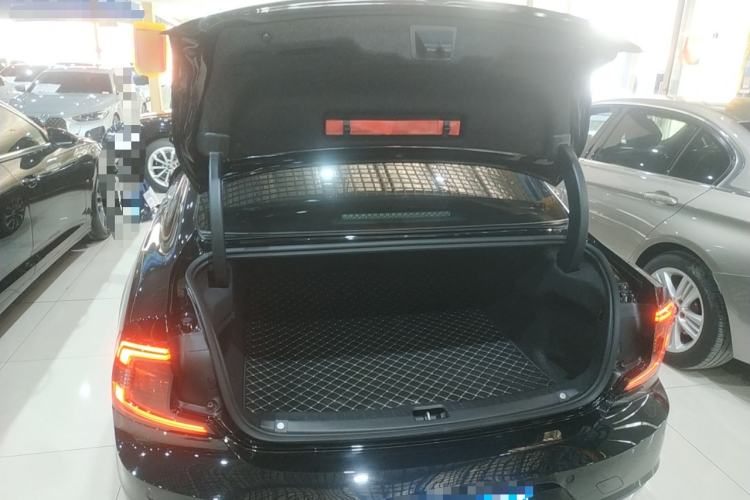 Used Volvo S90 2023 B5 Zhiyi Luxury Edition
